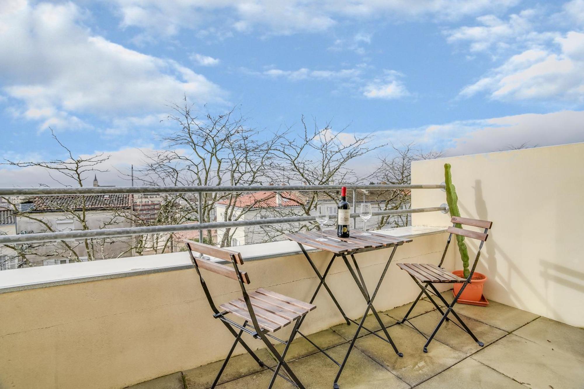 Votre Escale - Le Petit Montmartre Appartement Niort Buitenkant foto