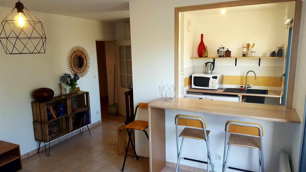 Votre Escale - Le Petit Montmartre Appartement Niort Buitenkant foto